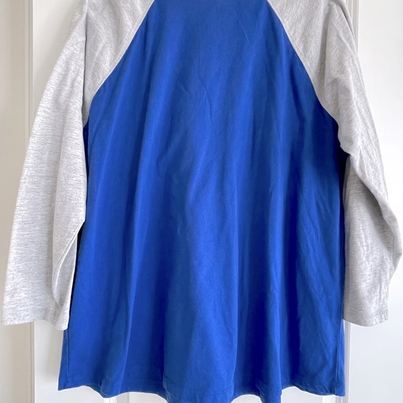 Like new women within 1X top - Picture 2 of 4